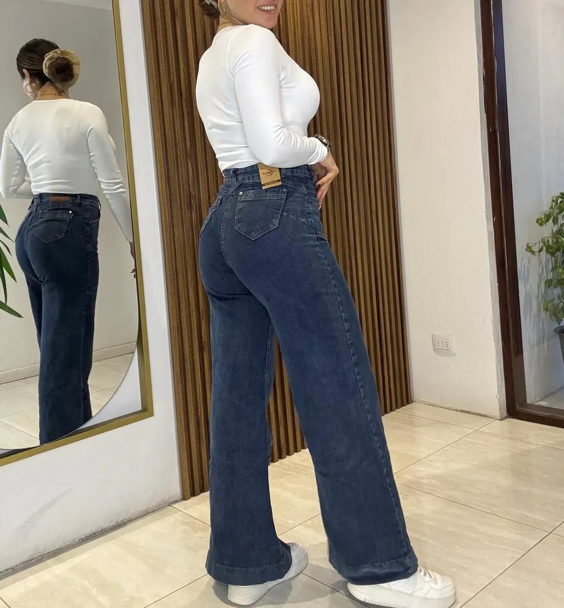 Jeans Wide Leg Tiro Alto Bolsillos Delanteros Horma Grande