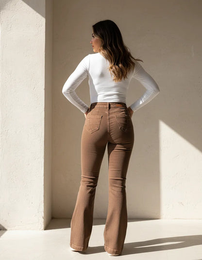Jean Mujer Flare Café Chocolate Tiro Alto Elasticado Push Up